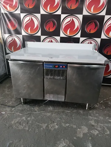 Balcão 2P 1,27x70x85 refrigerado 2 portas 220 volts todo no aço inox por dentro e por fora