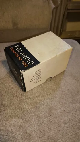 Polaroid kit close-up 593