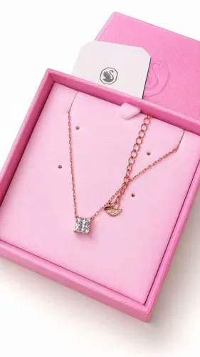 Colar original Swarovski com certificado e caixa original 