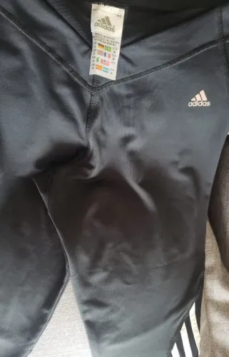 Calça feminina adidas modelo capri