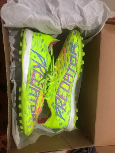Chuteira Adidas Predator Society