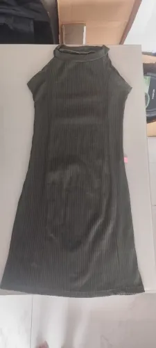 Vestido canelado verde musgo