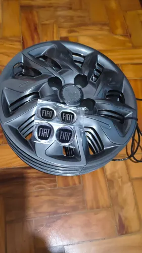 Vendo jogo de calotas Grid para Fiat Argo, Cronos, Uno e Mobi - aro 14