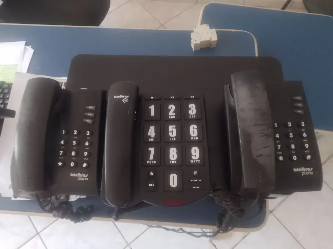 TELEFONE DE MESA- 04 APARELHOS