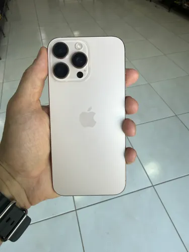 iPhone 16 Pro Max 256gb - Titânio deserto