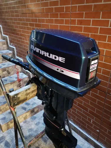 Motor de popa 25 HP usado apenas em água doce 