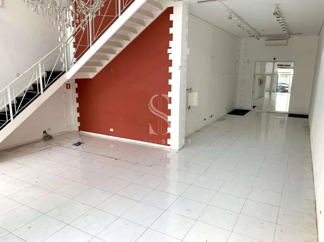 Vila Suzana, Loja Comercial de 230m² com 3 vagas.