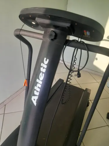 Esteira Elétrica Dobrável Athletic Advanced 2 ? 13km/h, 2hp