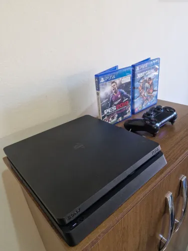 PS4 Slim 500GB + Jogos Físicos e Digitais