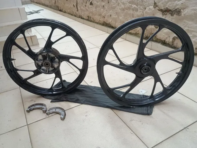 Rodas pé de galinha original Honda freio a disco