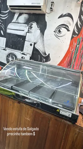 Estufa se salgados bem conservada