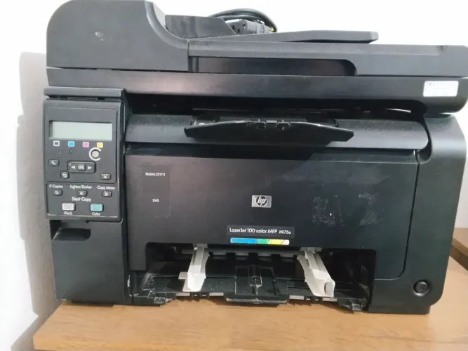 Vendo impressora HP laser colorida mod. Laser Jet 100 Color MFP M175a