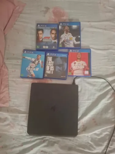 PS4 Slim em perfeito estado