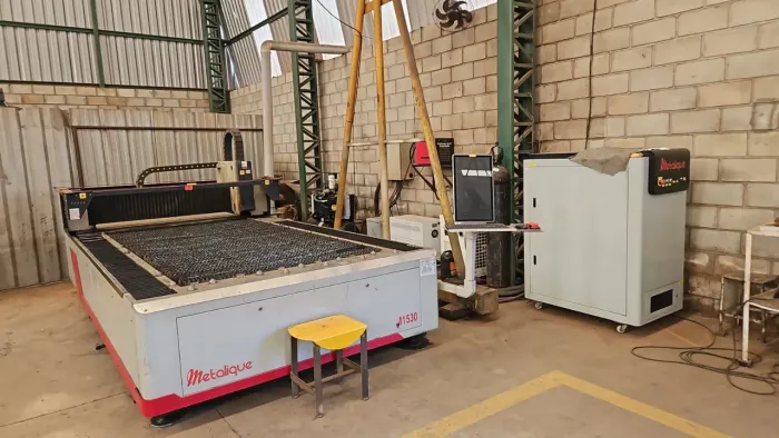 Máquina Corte Laser (Metalique) 3000 Watts - 1500 X 3000 com Compressor (ano 2023)