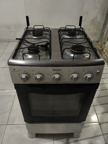 Fogão 4 bocas semi novo funcionando perfeitamente em ótimo estado