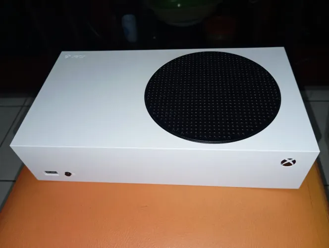 Xbox série s semi-novo impecável