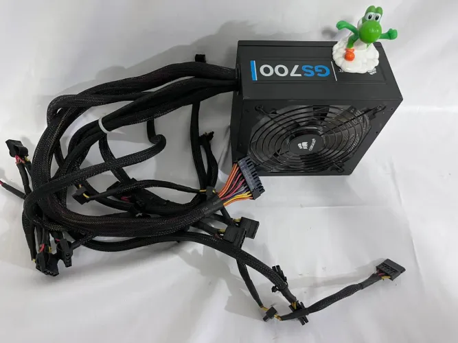 FONTE CORSAIR GS700