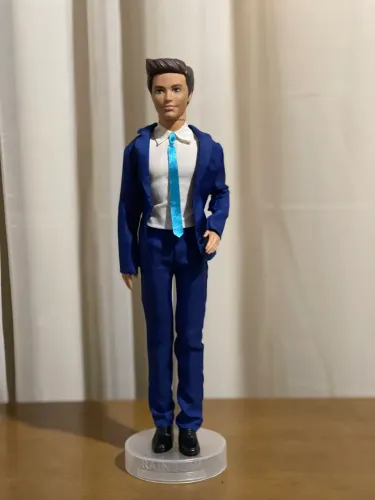 Boneco Ken Barbie Rock'n Royals