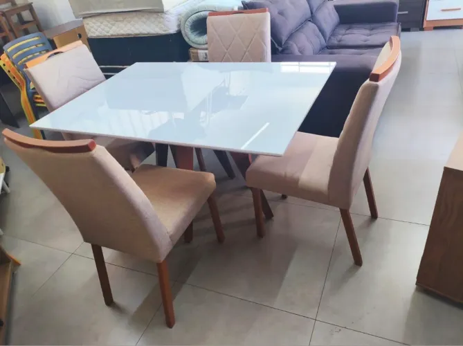 Mesa de jantar 4 cadeiras 