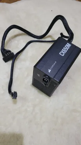 Fonte de alimentação Corsair CX650M, ATX de 650 watts, semimodular, 80 PLUS Bronze