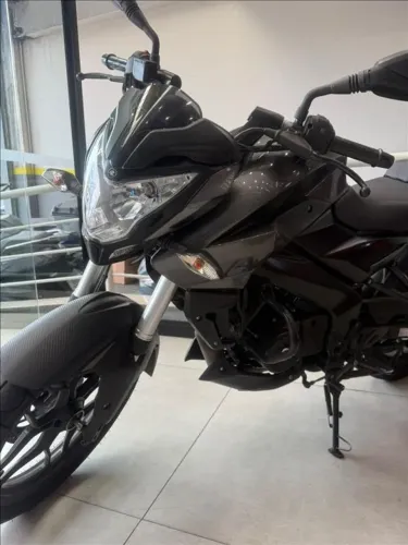 BAJAJ DOMINAR 160