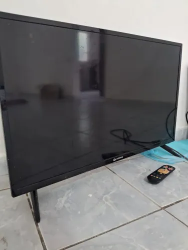 Vendo duas TVs com a tela queimada 