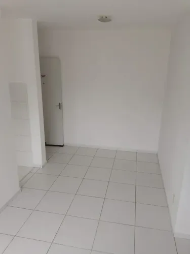 Imóvel para aluguel tem 46 metros quadrados com 2 quartos