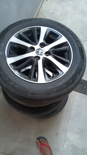 Vendo rodas de liga leve toyota yaris