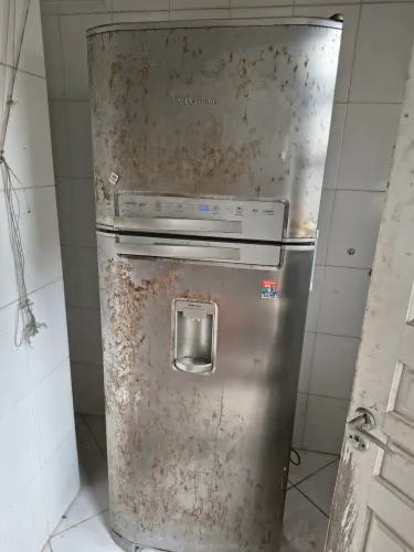 Geladeira Eletrolux Frost Free inox