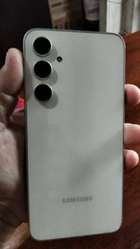 Samsung S23