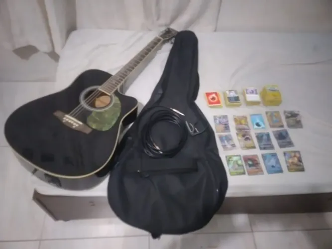 Vendo Violão e completos e Cartas de pokémon