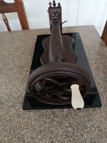 Máquina de Costura Antiga