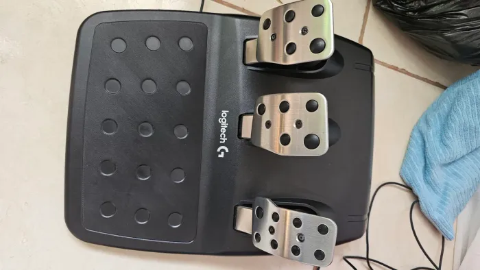 Volante e pedal g29 Novo