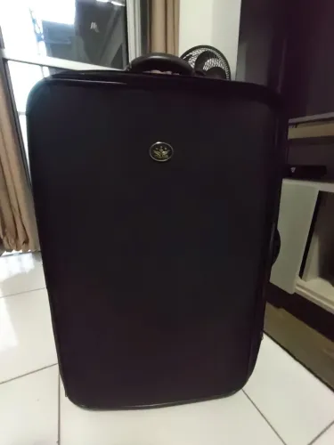 Mala 32kg em tecido na cor preta- R$125