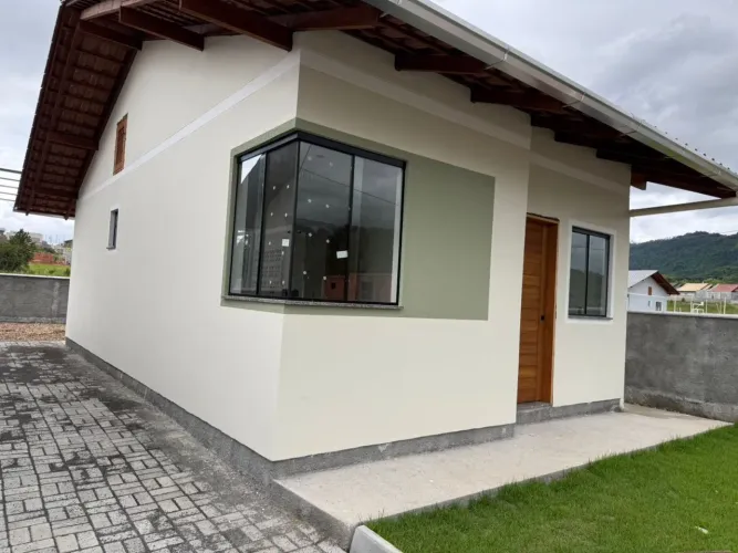 Casa de 2 dormitórios em Indaial, com entrada facilitada em até 60X