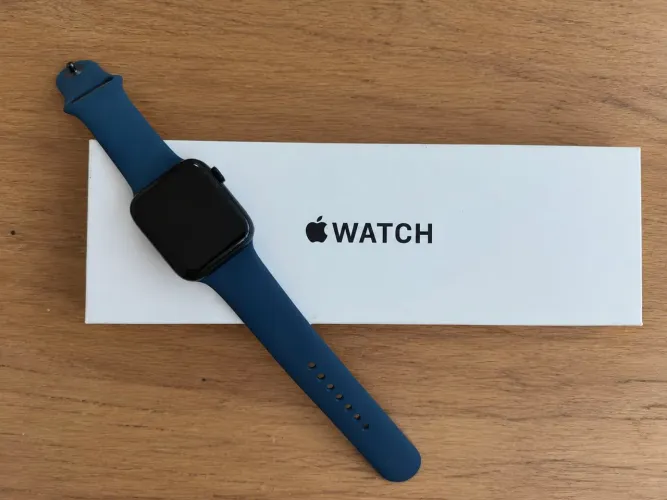 Apple Watch SE 3, tamanho 44 mm, nunca usado.