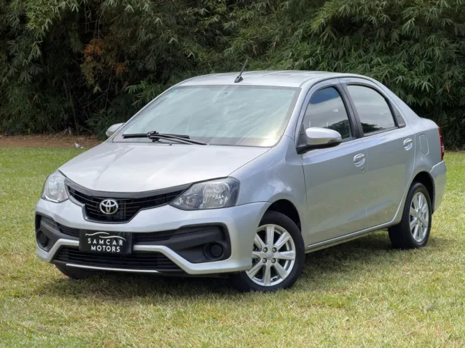 Toyota Etios X Plus Sedan 1.5 Flex 16V 4P Mec. 2021