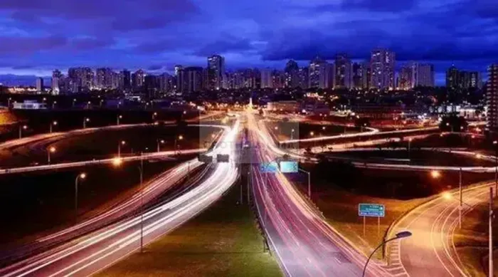 Imóvel para venda possui 818 metros quadrados em Jardim Apolo I - São José dos Campos - SP