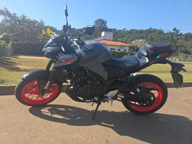 Moto nova, muito conservada, pouco rodado, para pessoas exigentes