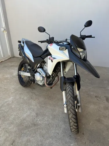 Xre 300 extremamente nova!