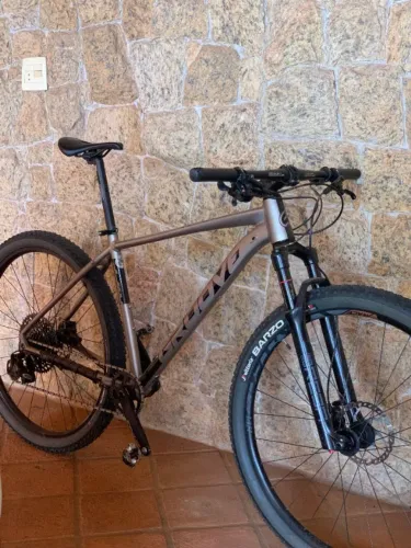 Bike Groove Aro 29 / Tamanho 19 - RockShox Reba - SRAM GX 1x11 