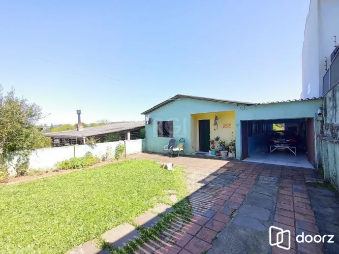 Casa para Venda - 100m², 3 dormitórios, 2 vagas - Lomba do Pinheiro