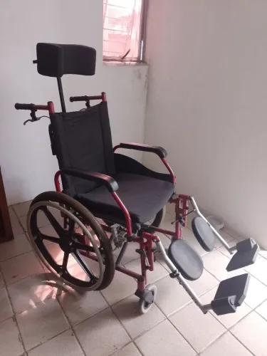 Cadeira de rodas reclinável jaguaribe
