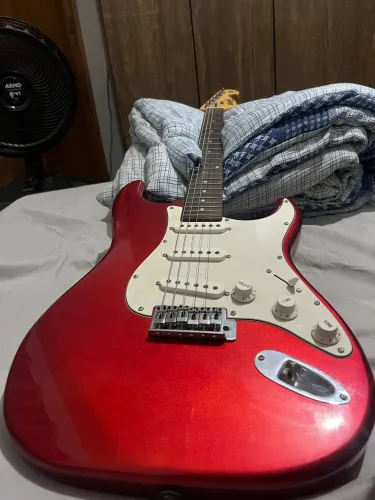 Guitarra Stratocaster tagima
