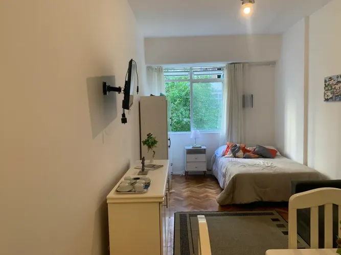 Apartamento mobiliado para alugar na Rua Sá Ferreira!