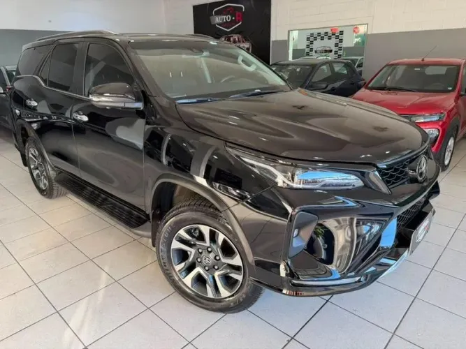 Toyota Hilux SW4 SRX Plat. 4X4 2.8 TB Die. Aut. 2026