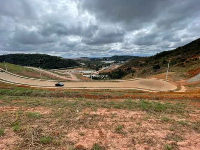 Lote com 313,14 m² à venda no Condomínio Estrela do Lago em Juiz de Fora