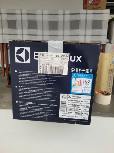 Aspirador de pó ELETROLUX em estado de novíssimo