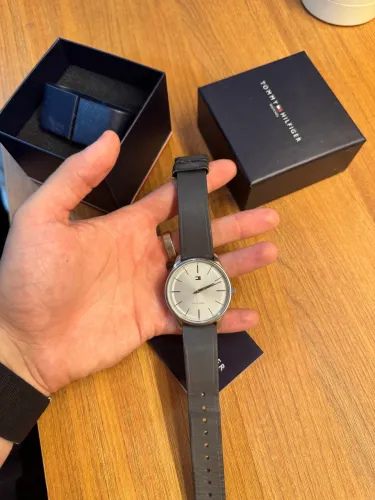 Relógio Tommy hilfiger cinza