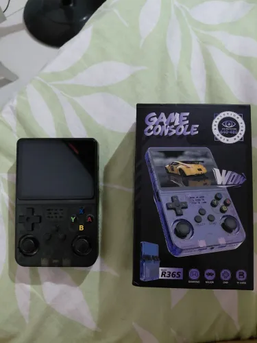 Console r36s + cartão de memória 64gb